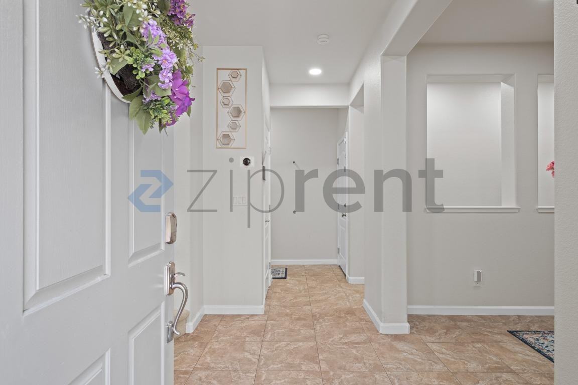 633 Farrington St - Photo 6 of 27