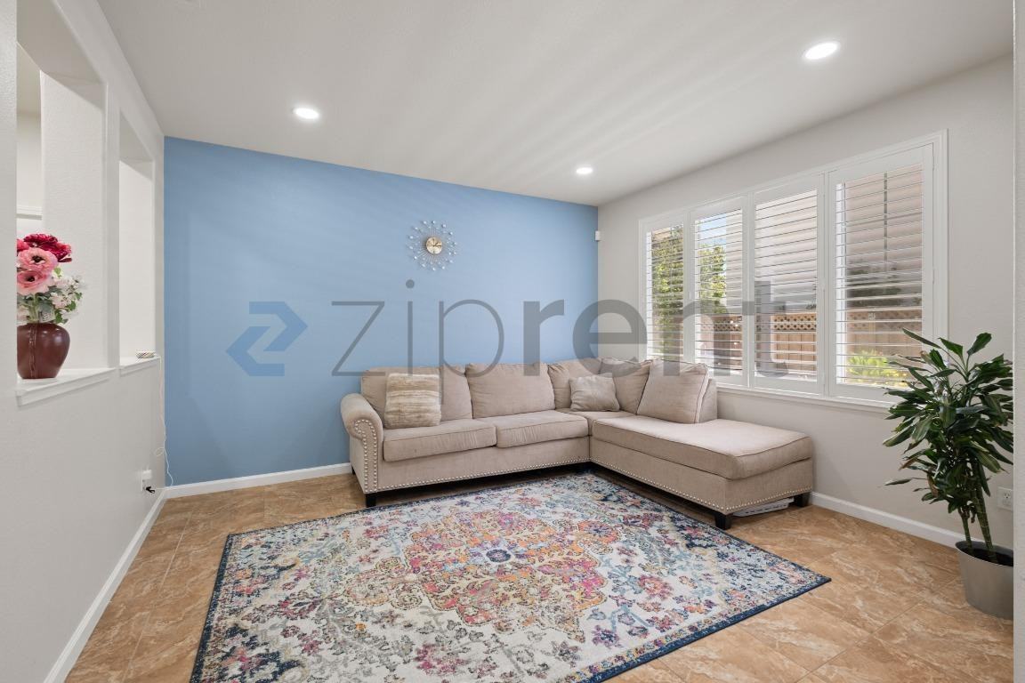 633 Farrington St - Photo 7 of 27