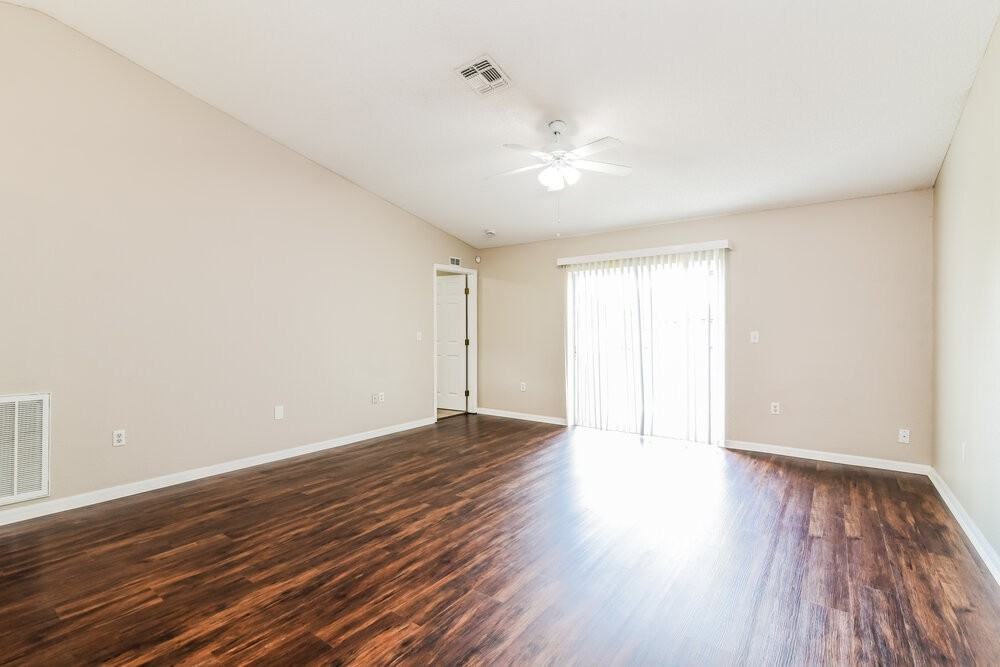 338 Arlington Cir - Photo 4 of 16