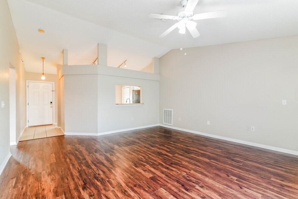 338 Arlington Cir - Photo 5 of 16