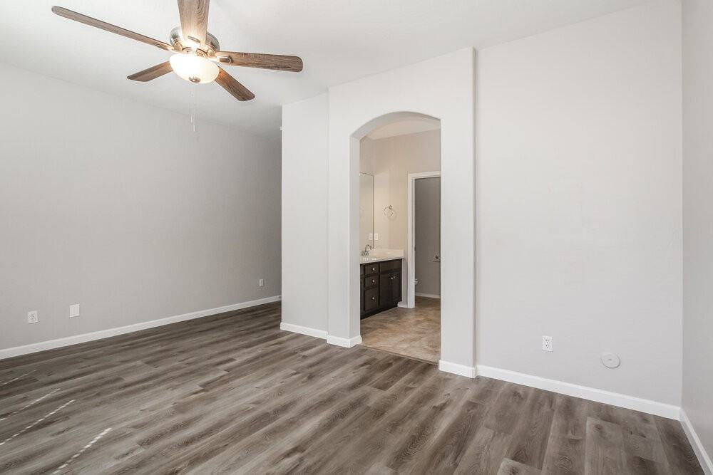 16855 W Ironwood St - Photo 7 of 16