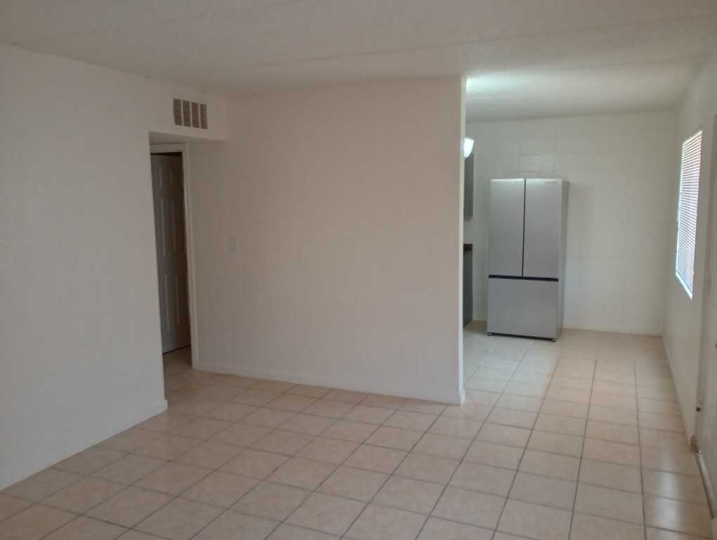401 N D St #5 - Photo 5 of 17