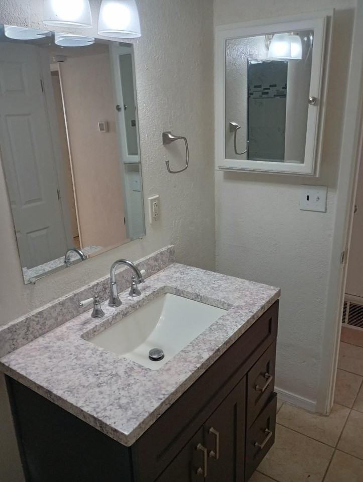 401 N D St #11 - Photo 4 of 11