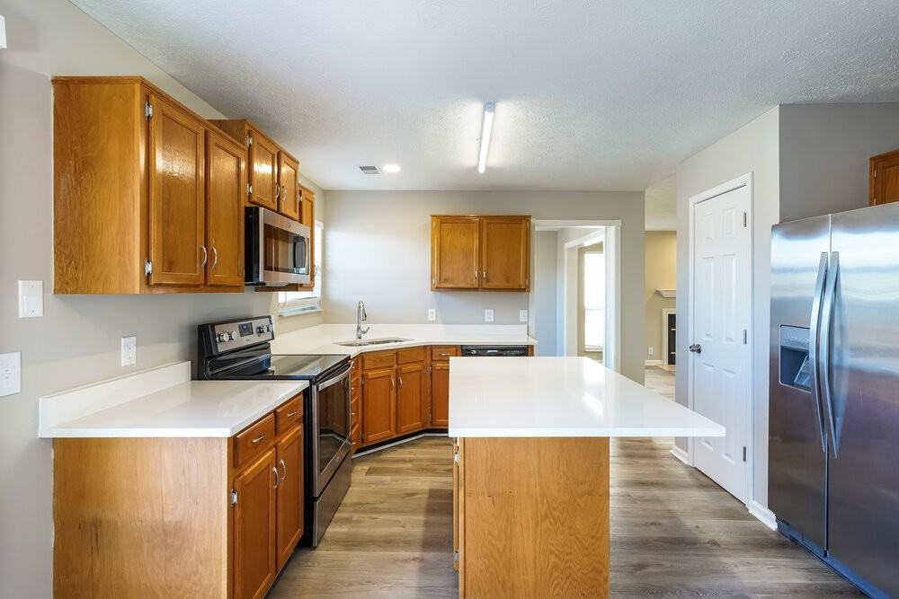 3106 Creekview Ln - Photo 7 of 17