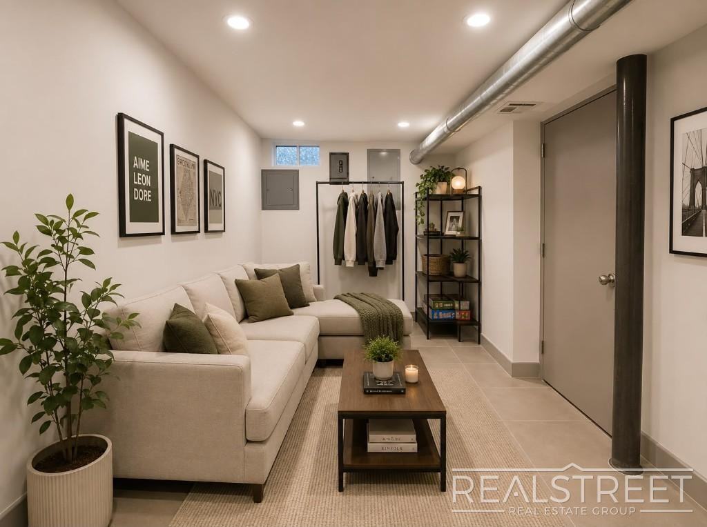 76 George Street #1R - Photo 7 of 9