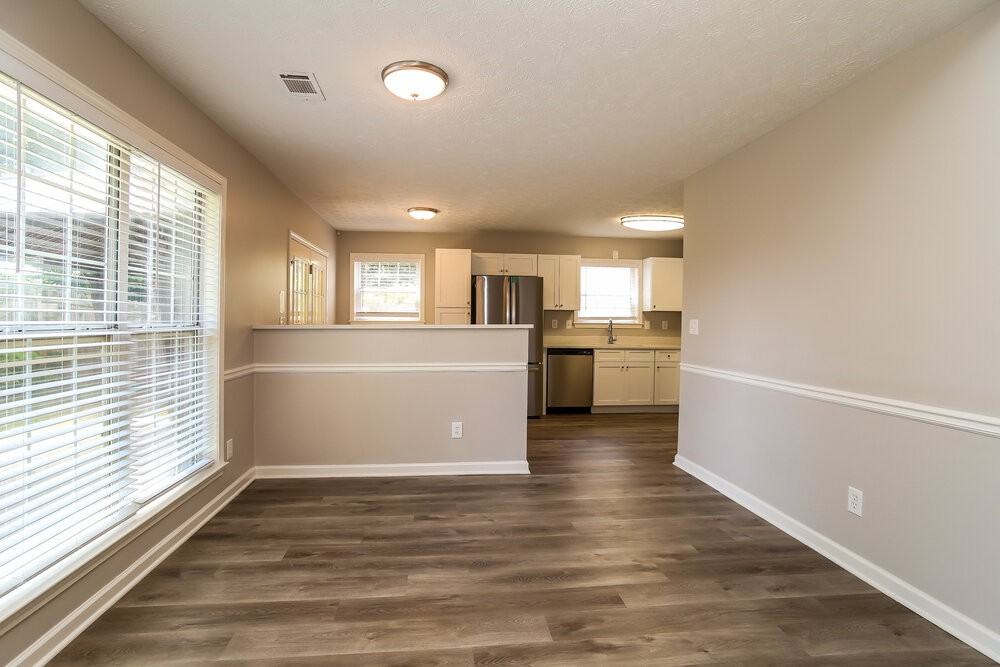 3029 Lexington Ave - Photo 5 of 16