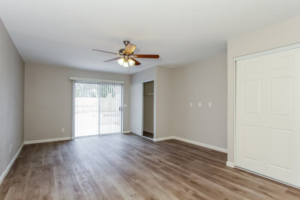 5526 W Garden Dr - Photo 3 of 16