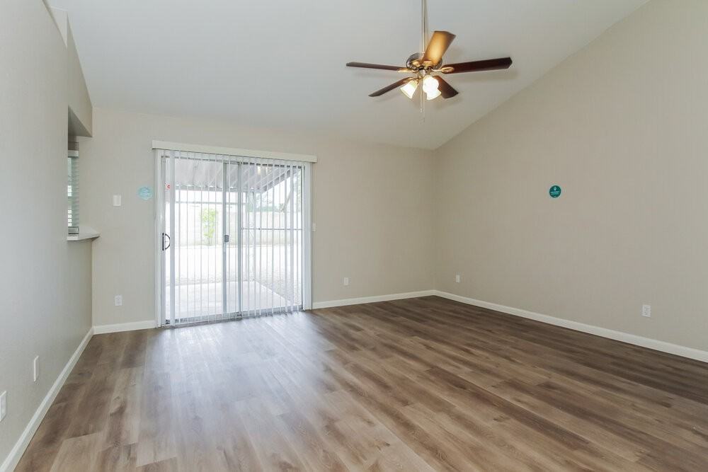 5526 W Garden Dr - Photo 5 of 16