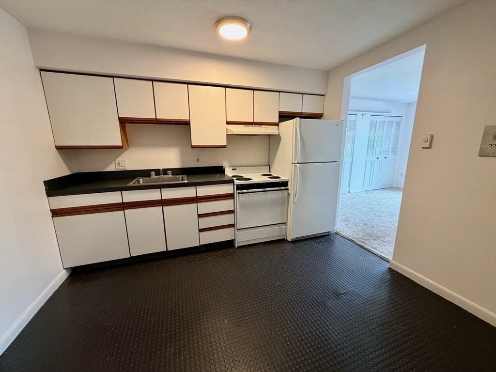 10 Roberts Street #32 - Photo 3 of 6
