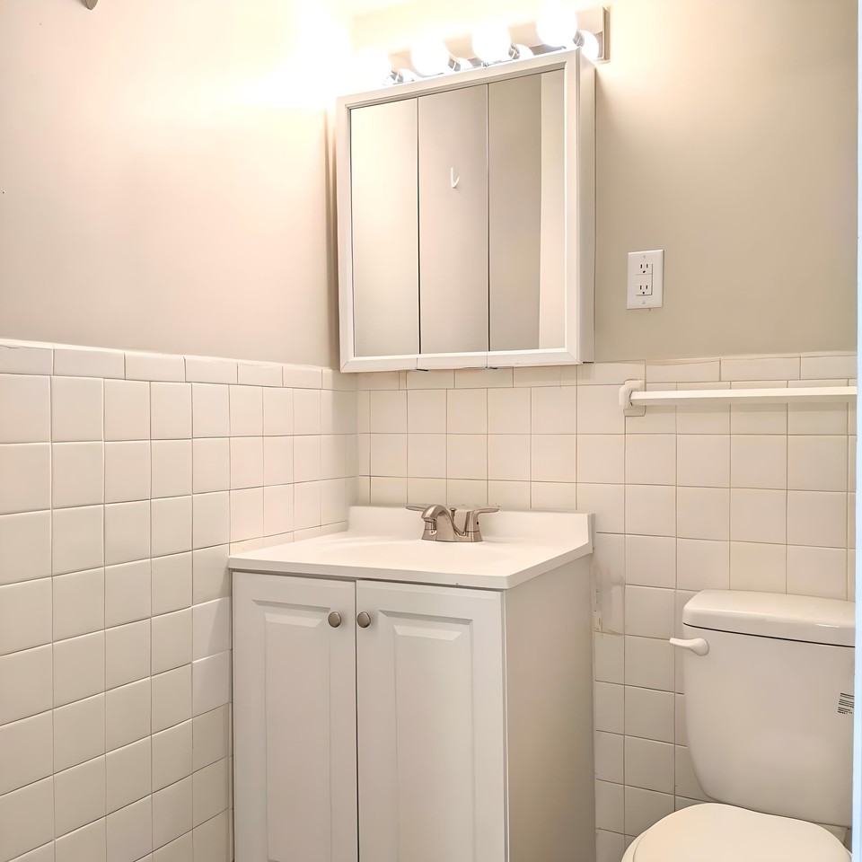 1527 Westminster St #1527-304 - Photo 5 of 24
