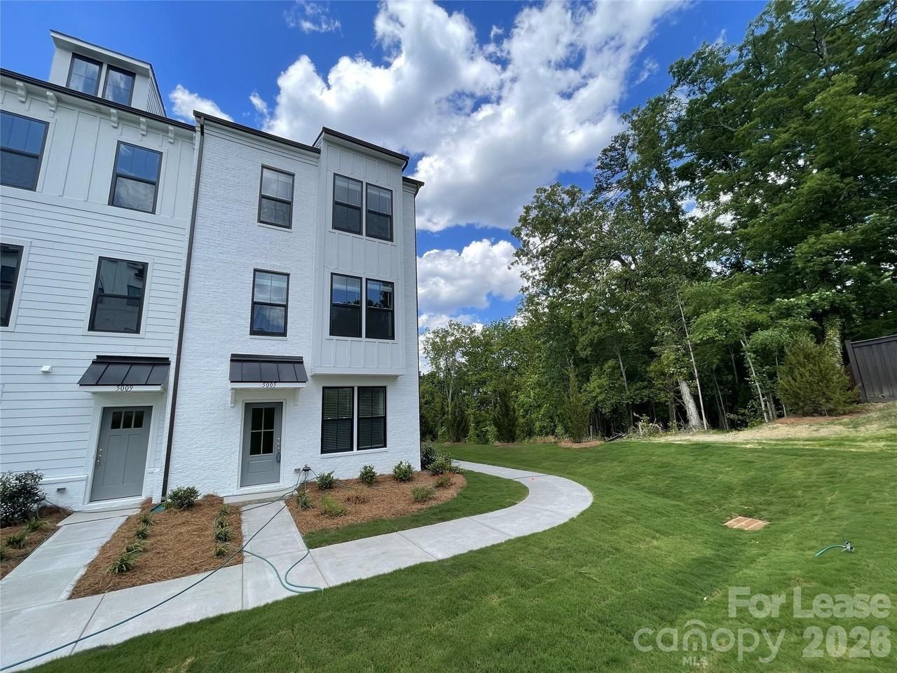 5005 Layman Dr - Photo 2 of 26