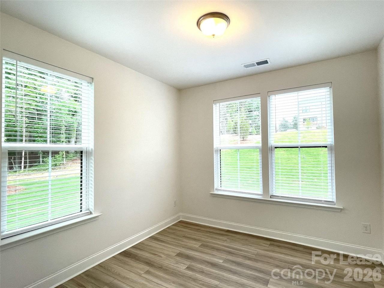 5005 Layman Dr - Photo 7 of 26