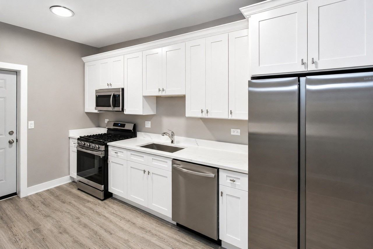 5310 S Harper Ave #2S - Photo 2 of 13