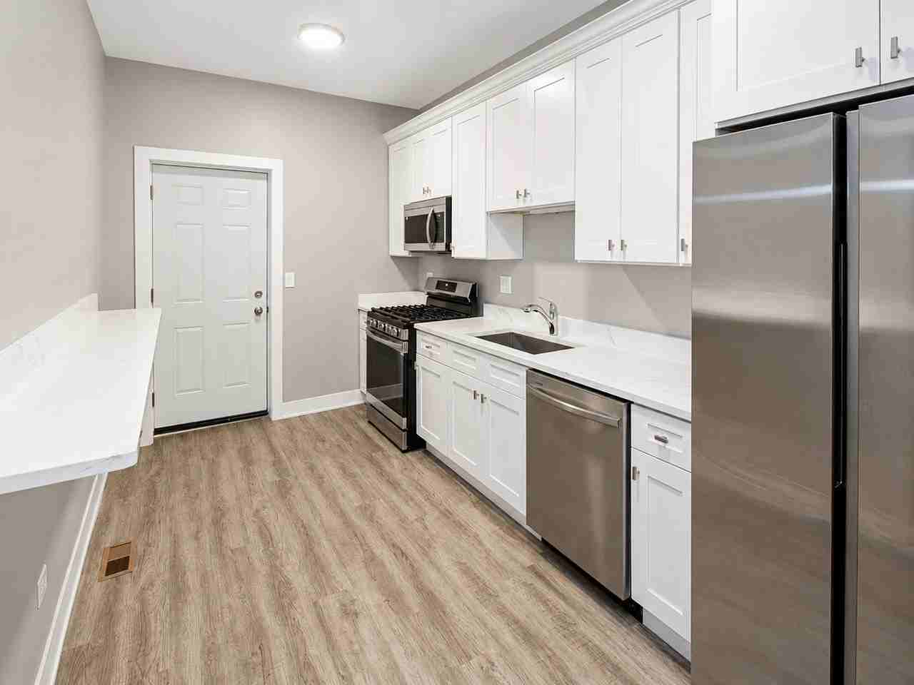 5310 S Harper Ave #2S - Photo 4 of 13