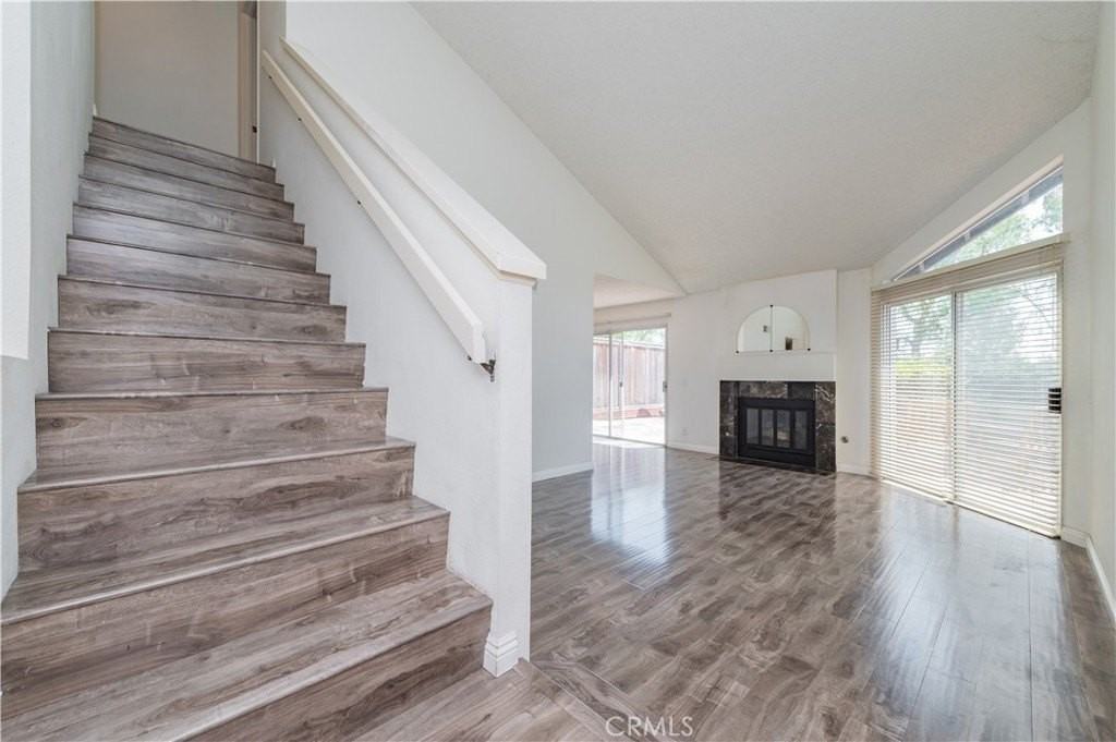 333 Stanford Ct #30 - Photo 3 of 24