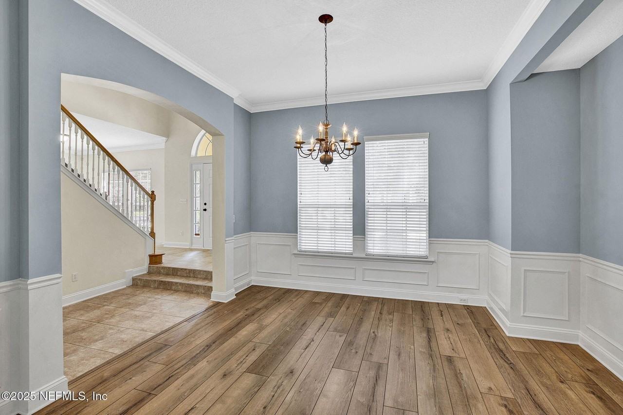 1761 Highland View Dr - Photo 5 of 44