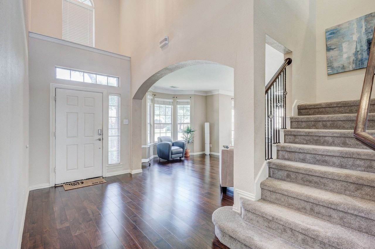 2816 Lakehollow Ln - Photo 6 of 38