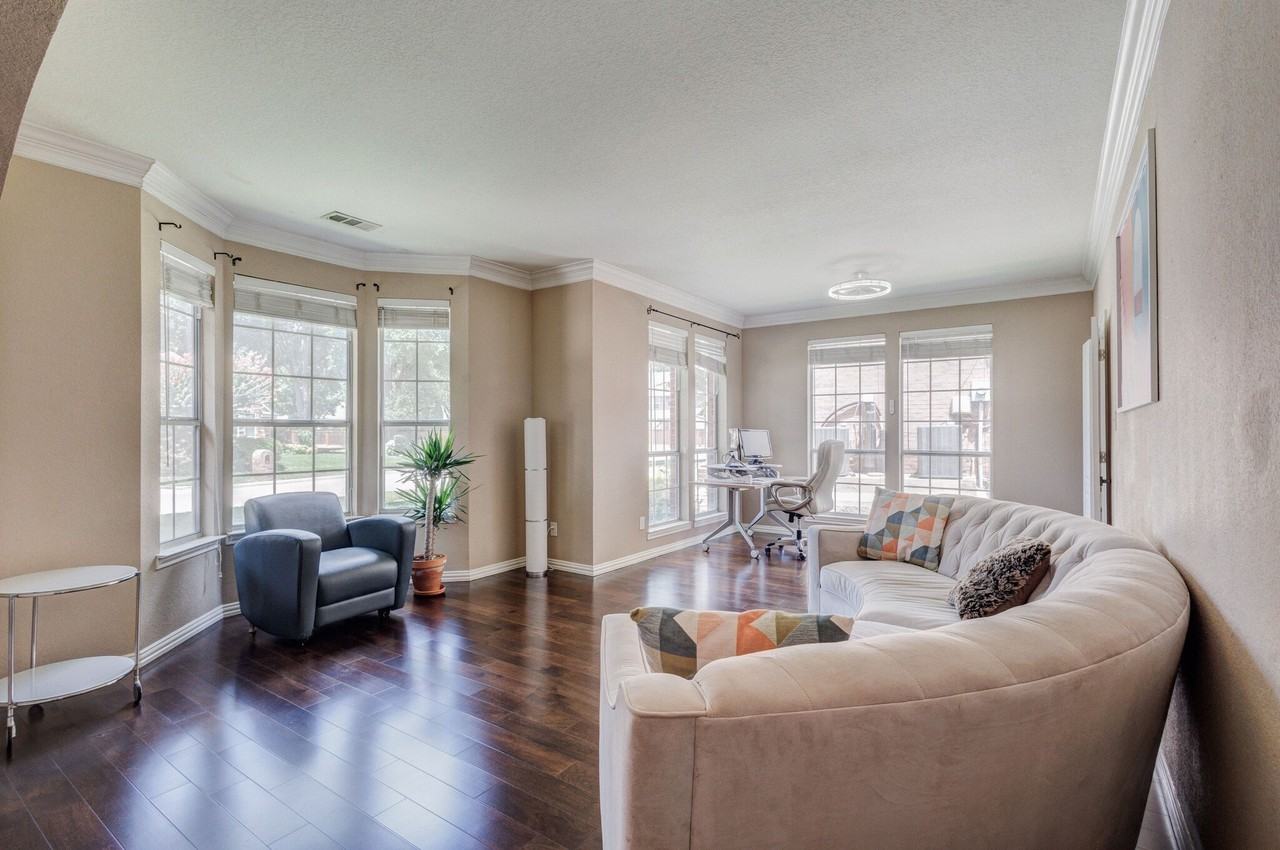 2816 Lakehollow Ln - Photo 7 of 38