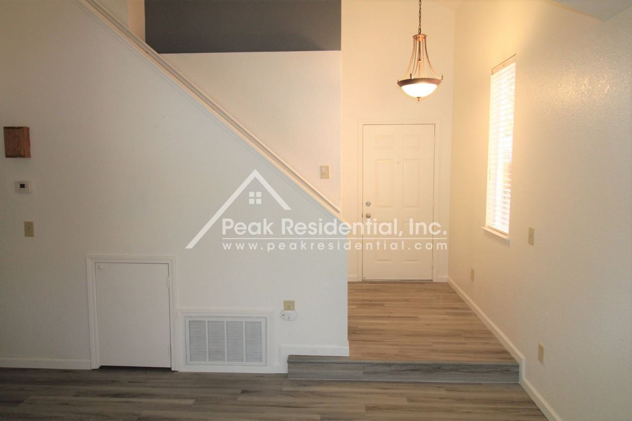 2641 Decker Way - Photo 6 of 38