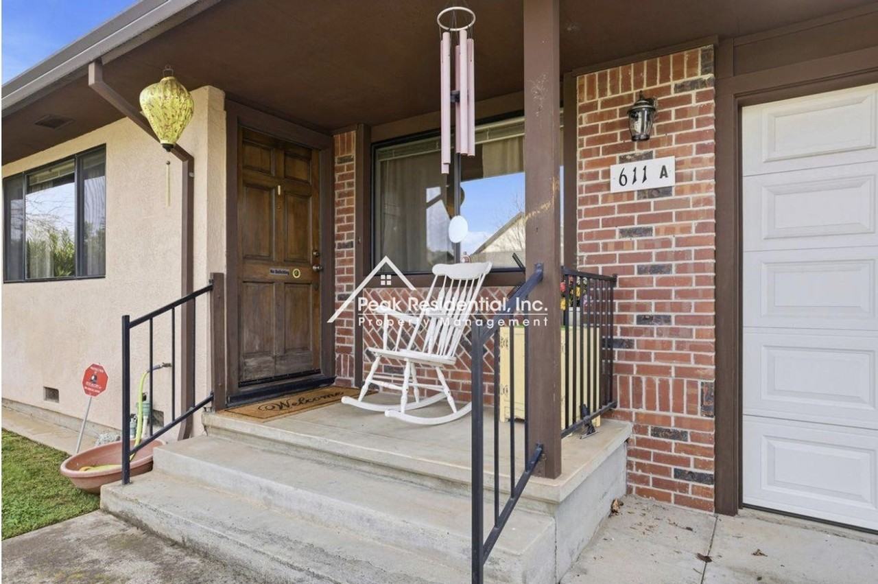 611 Mormon St #A - Photo 3 of 9