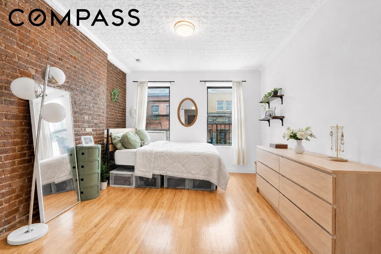 241 Mulberry St #23