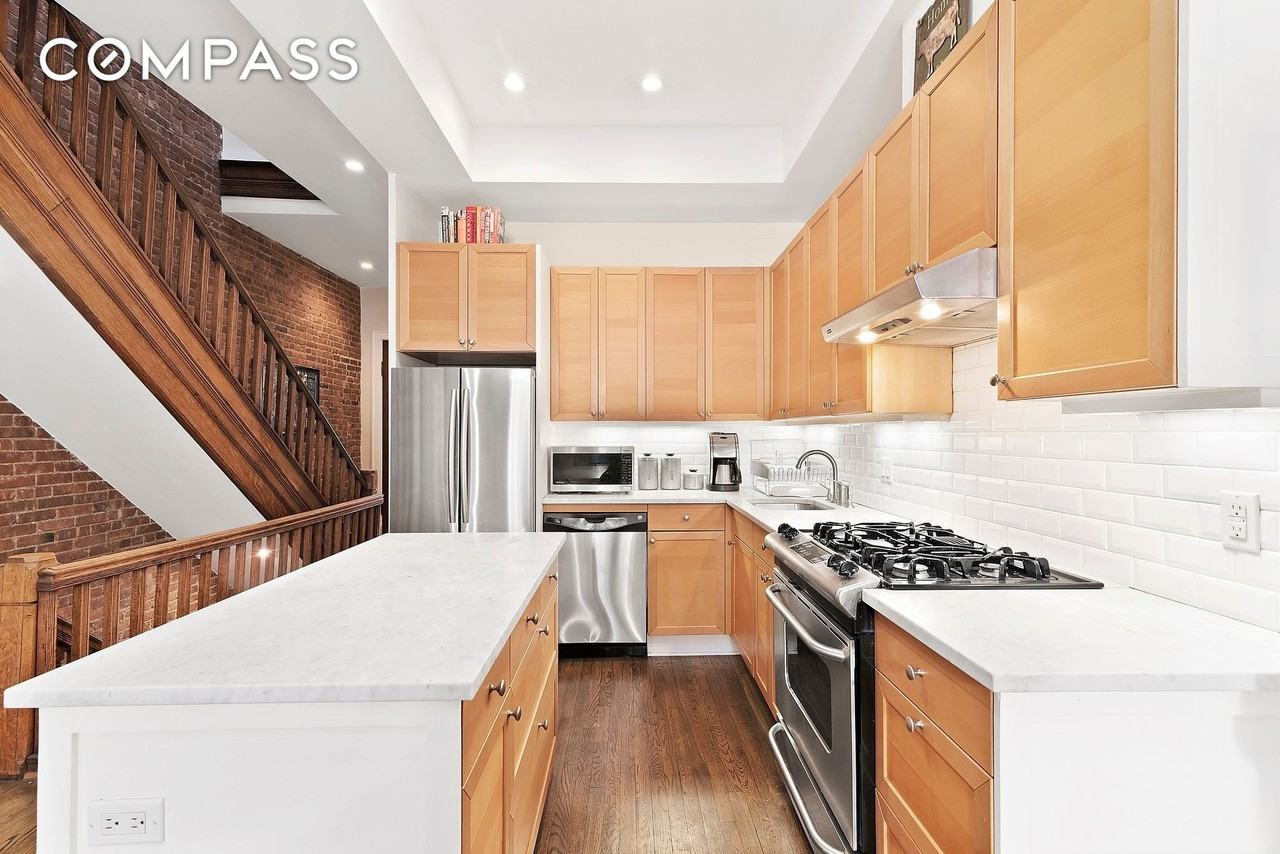 318 W 137th St #2 - Photo 2 of 13