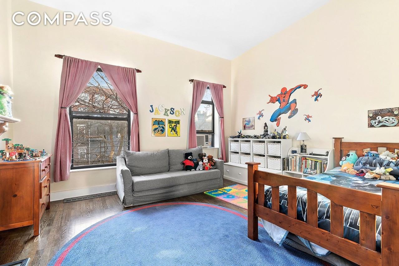 318 W 137th St #2 - Photo 5 of 13