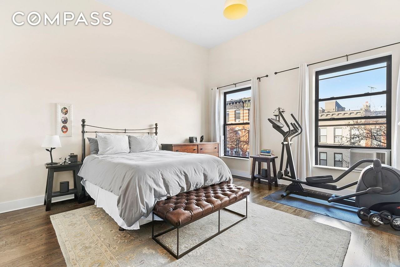 318 W 137th St #2 - Photo 6 of 13
