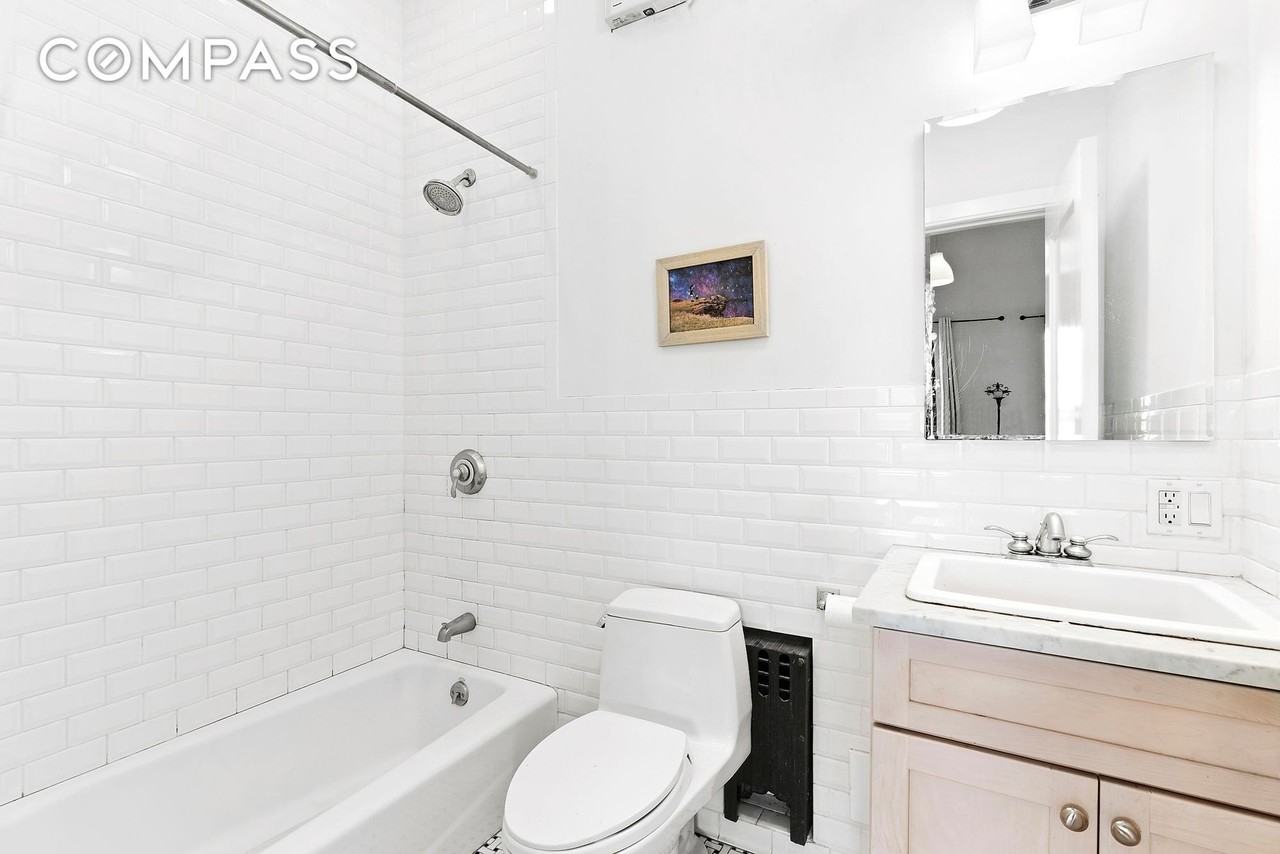 318 W 137th St #2 - Photo 7 of 13