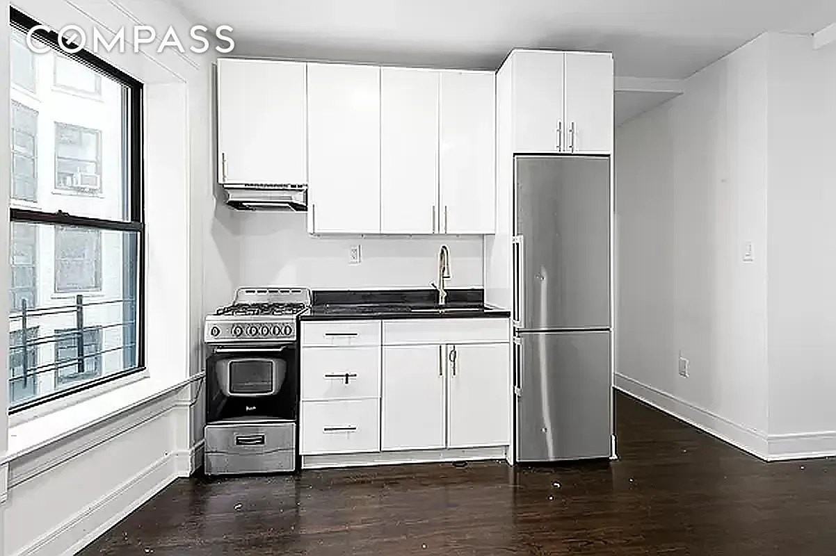 1392 Madison Ave #15 - Photo 2 of 5