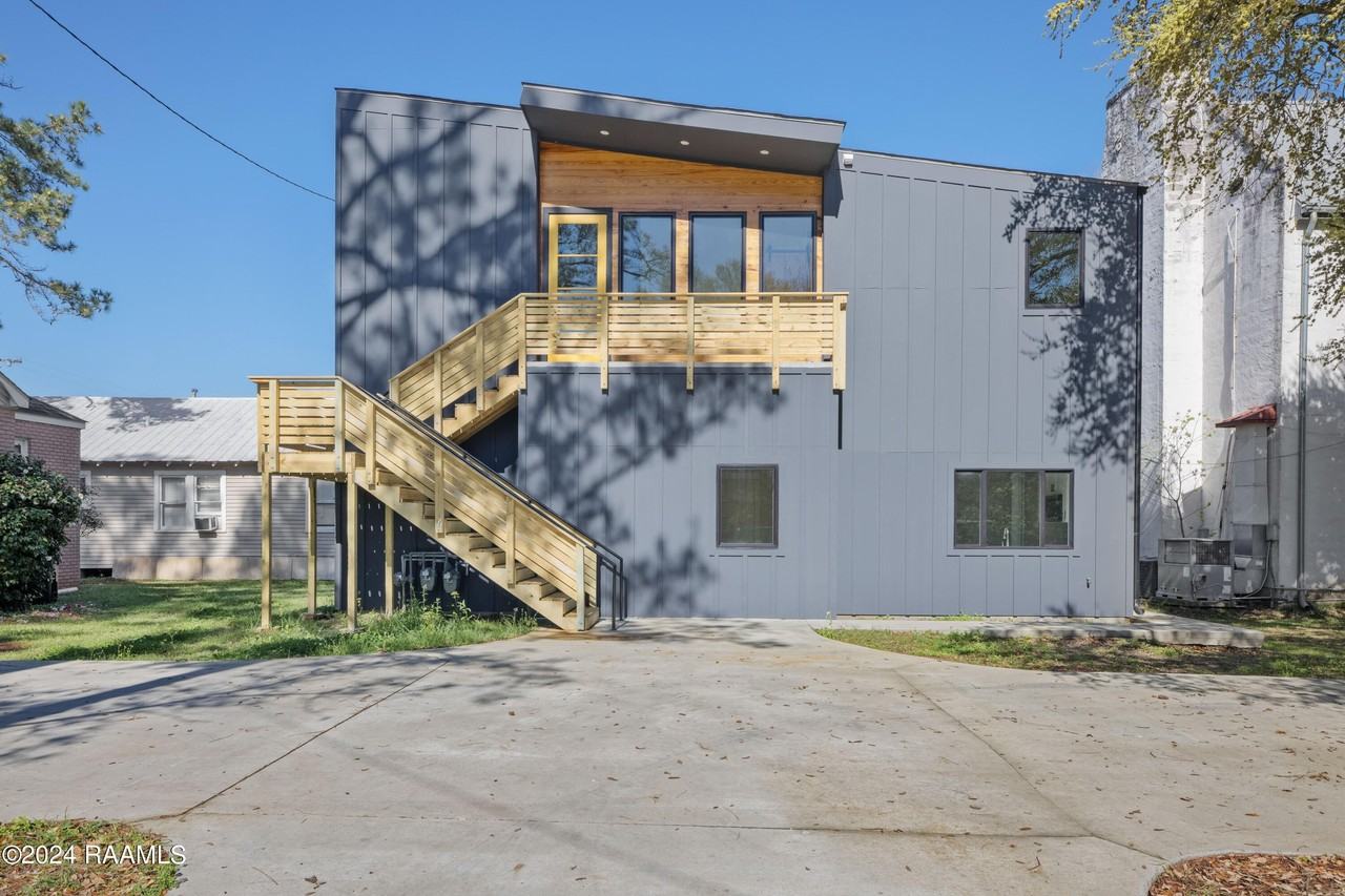 306 W Taft St #A - Photo 2 of 26