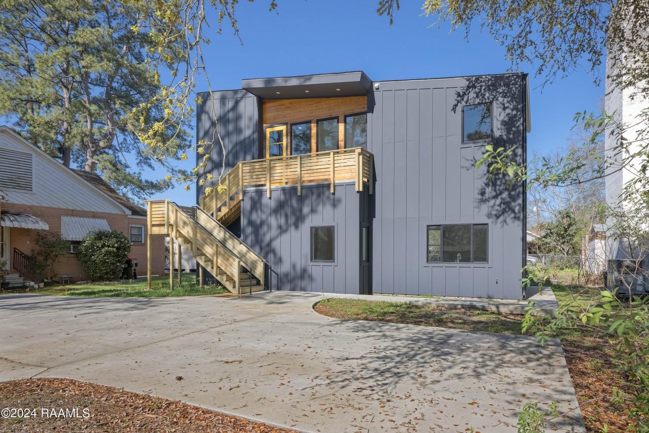 306 W Taft St #A - Photo 3 of 26