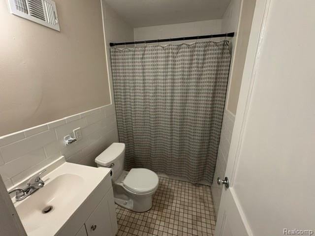 1825 Barrett Ave - Photo 7 of 9