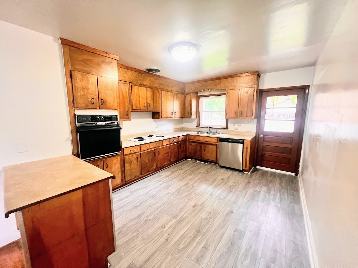 3313 West Broadway Avenue - Photo 3 of 9