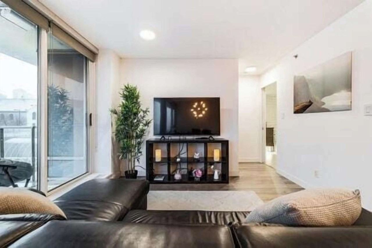188 Keefer Pl #1578780P - Photo 4 of 36