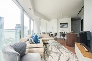 30 Grand Trunk Cres - Photo 1 of 1