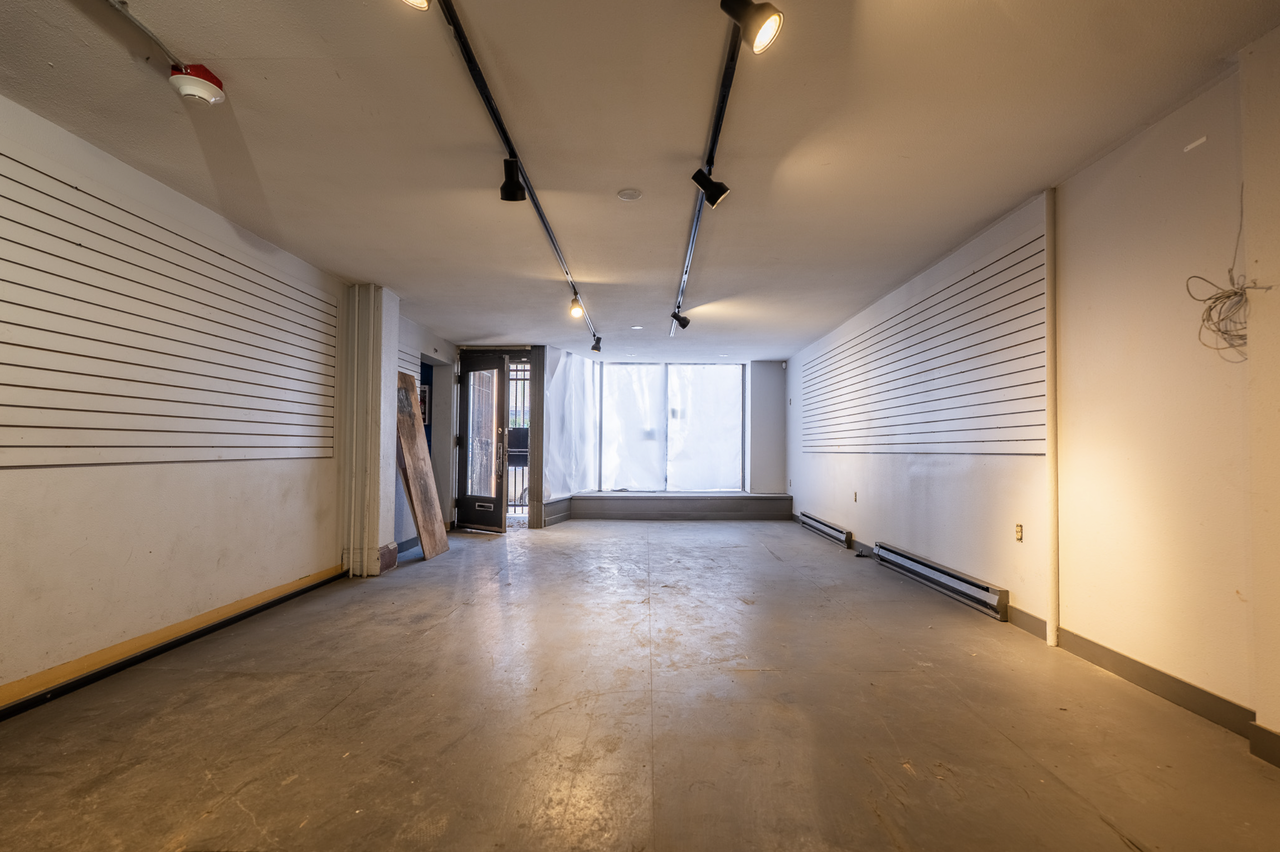 224 S Howard St - Photo 3 of 5