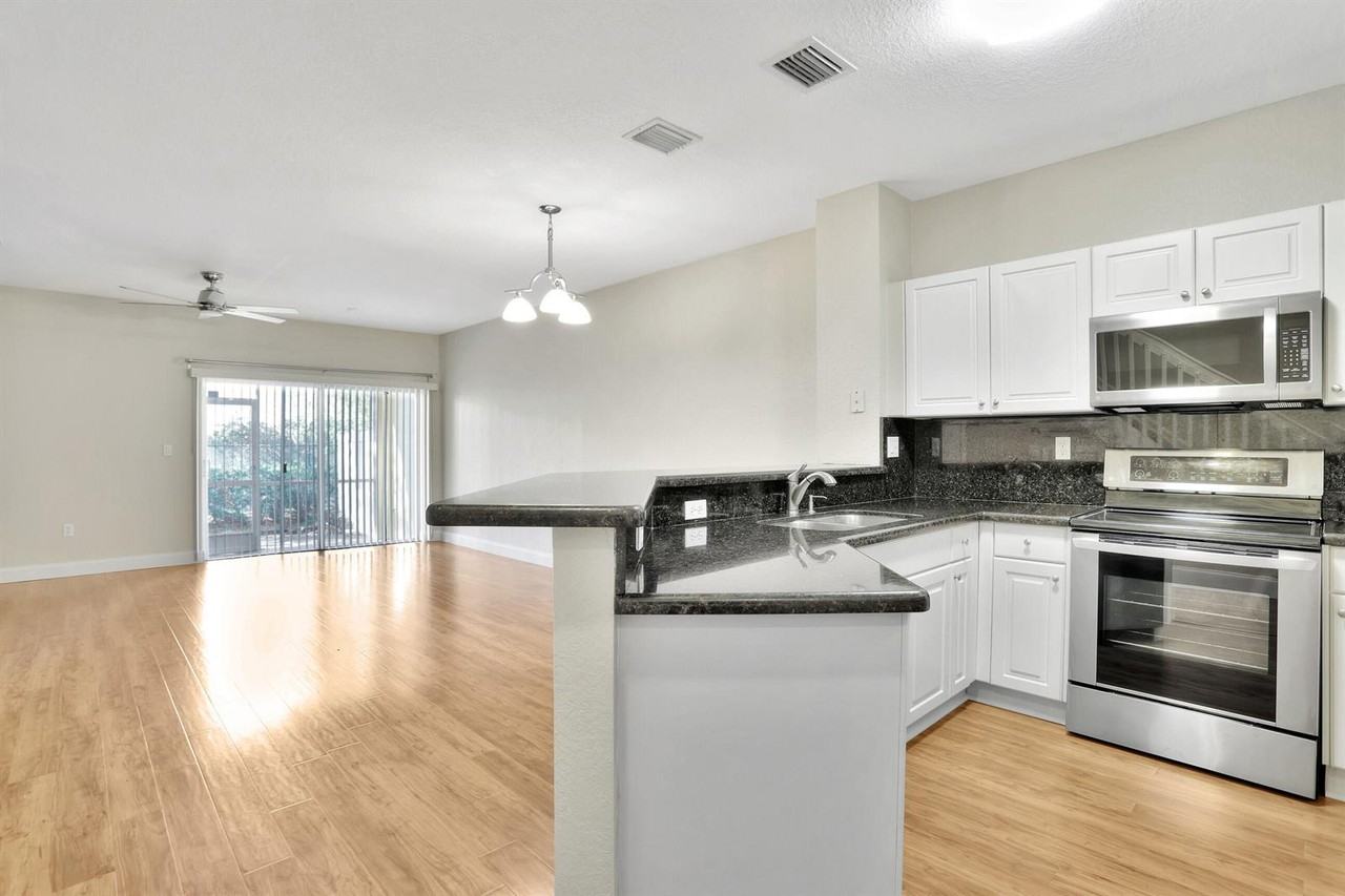 6527 Catalina Lane - Photo 3 of 10