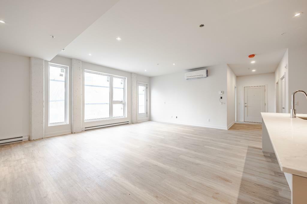 1782 Avenue Victoria #305 - Photo 7 of 9