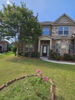 featured image of 416 Sunnybrook Ln #1