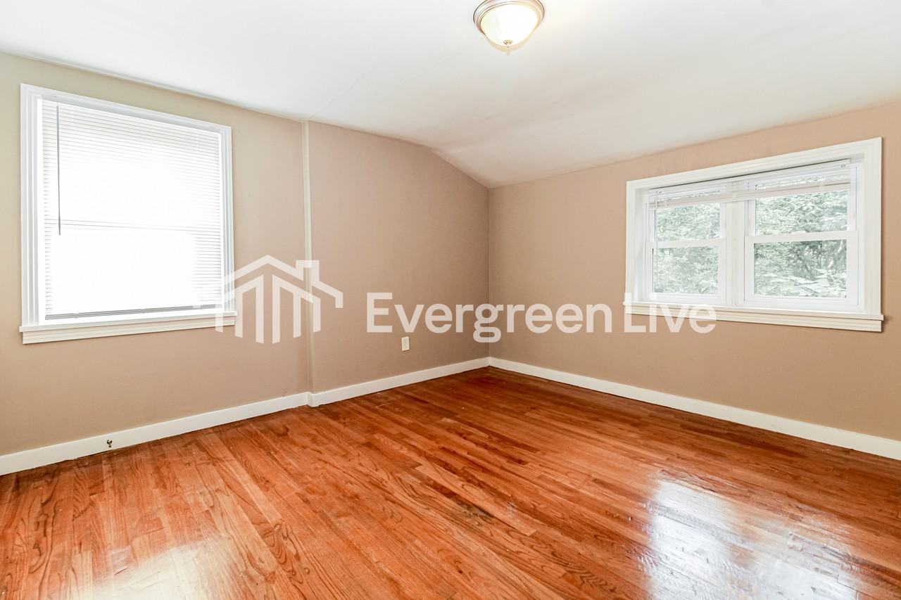 143 W Rosemary Rd - Photo 2 of 15