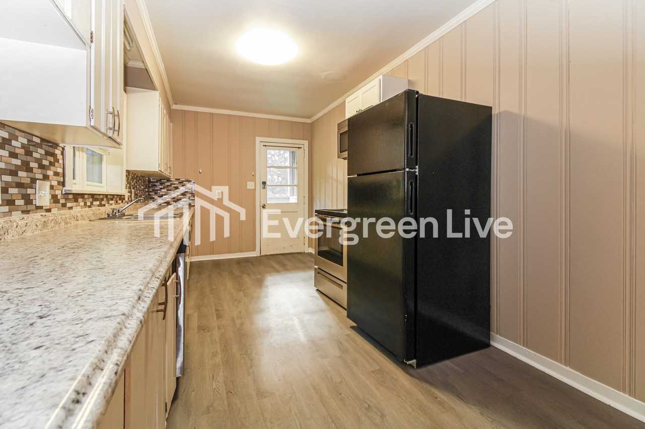 143 W Rosemary Rd - Photo 4 of 15