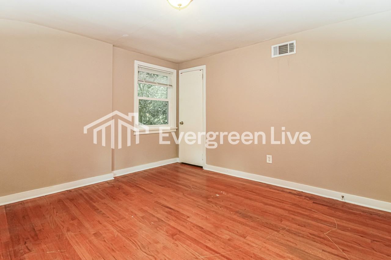 143 W Rosemary Rd - Photo 5 of 15