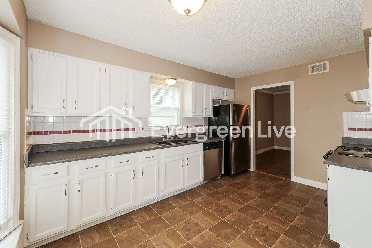 18904 Hanthorne Dr - Photo 4 of 15