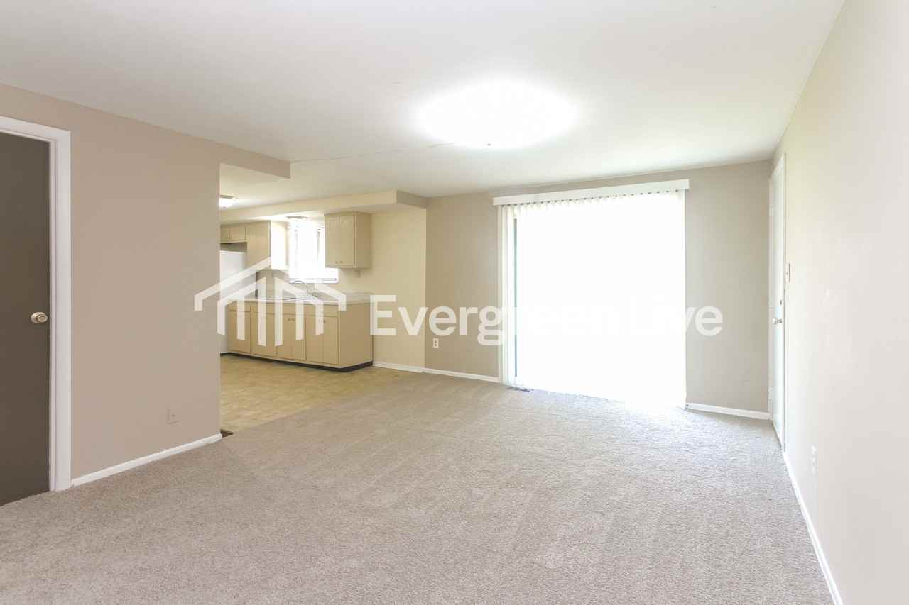 2137 Fairhaven Dr - Photo 3 of 15