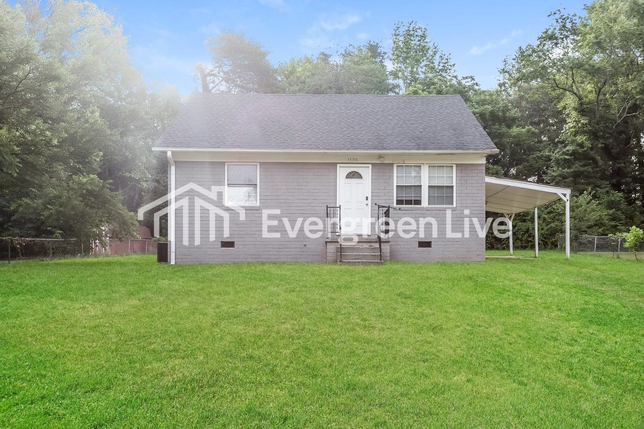1135 Rita Ave