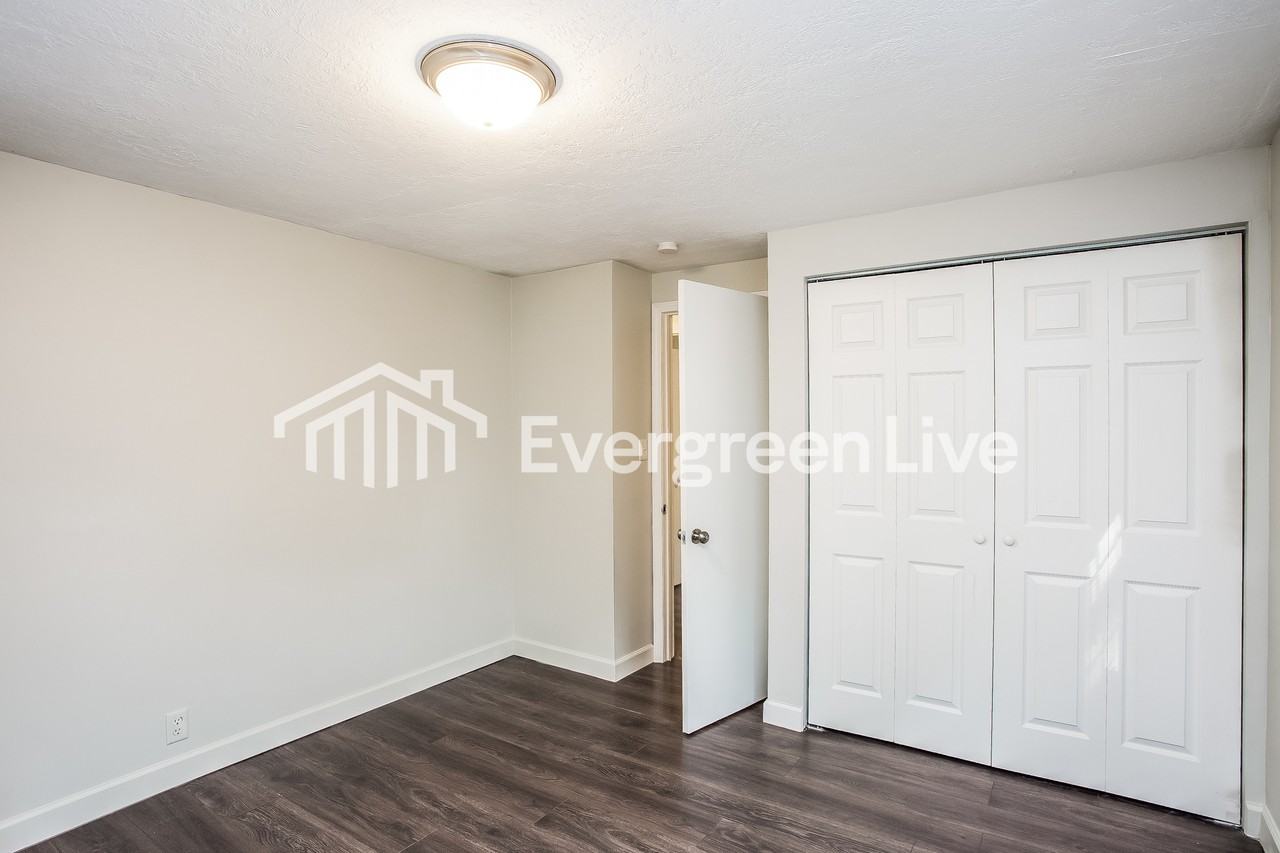 1135 Rita Ave - Photo 4 of 10