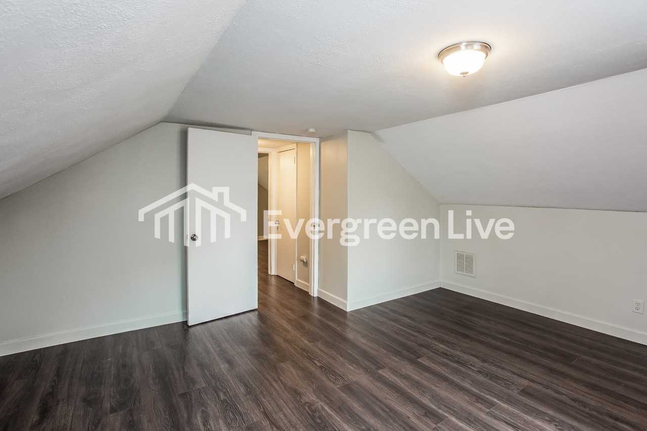 1135 Rita Ave - Photo 5 of 10