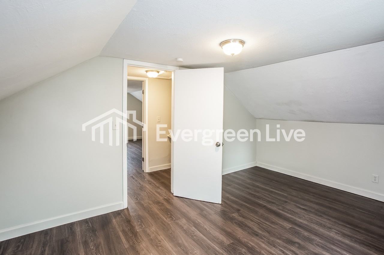 1135 Rita Ave - Photo 7 of 10