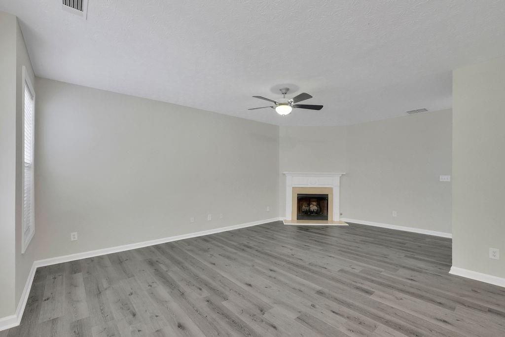 3081 Kentmere Dr - Photo 4 of 27